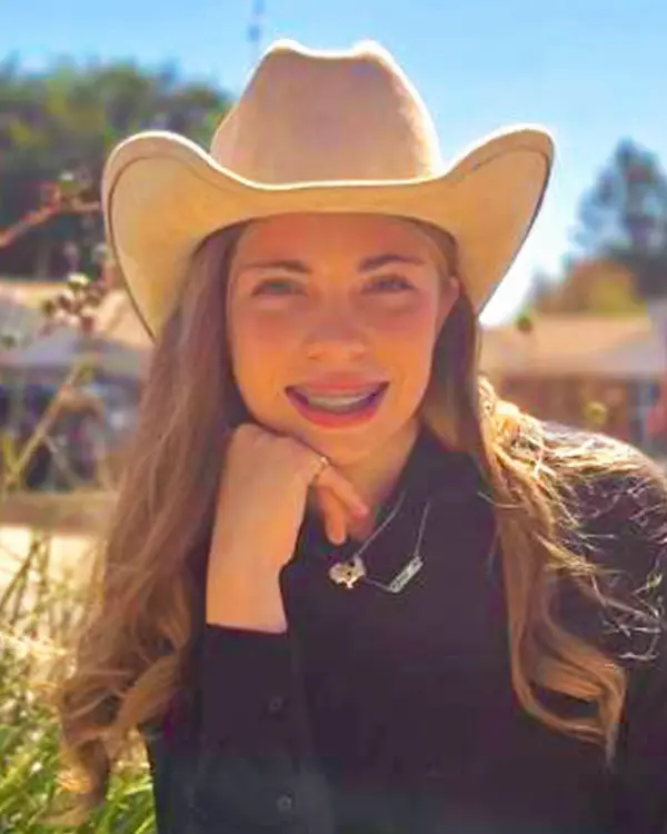 Madalynn Casey portrait